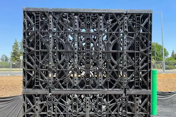 Assembling modular stormwater storage units for residential drainage