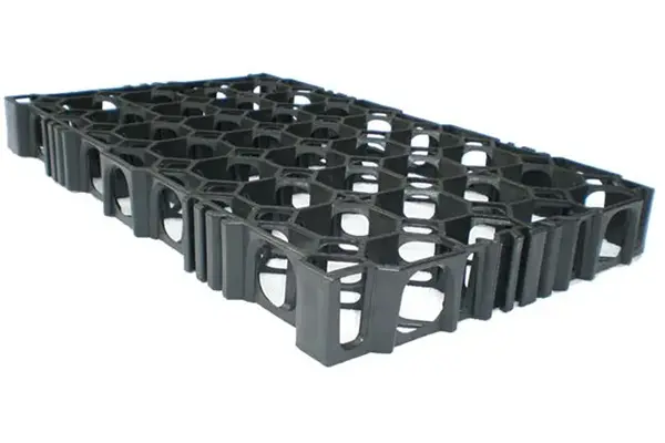 Interlocking drainage cell panels for podium decks and roof gardens