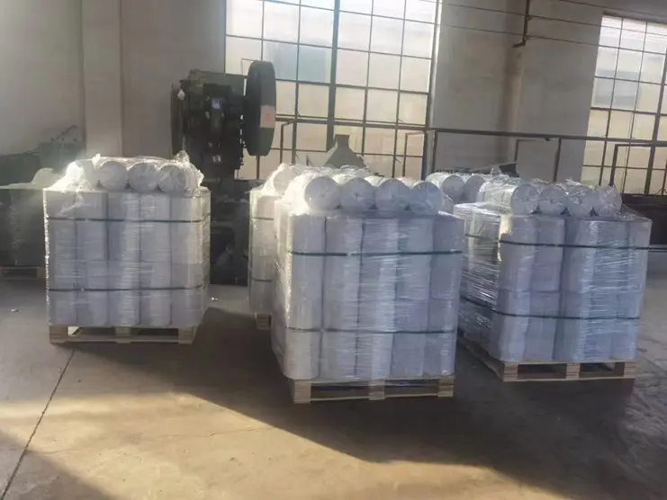 Geotextile selection guide showing recommended weights and applications for landscaping, roads, and drainage