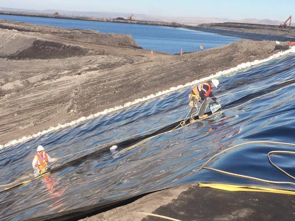 HDPE and LLDPE geomembrane liners for landfill containment, mining heap leach pads, and wastewater lagoons